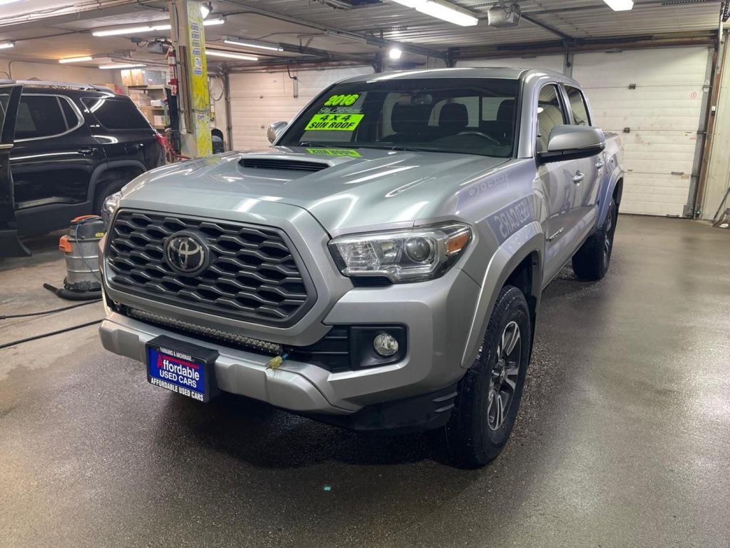 2016 SILVER TOYOTA TACOMA DOUBLE CAB (3TMCZ5AN3GM) with an 3.5L engine, Automatic transmission, located at 2525 S. Cushman, Fairbanks, AK, 99701, (907) 452-5707, 64.824036, -147.712311 - Photo#1