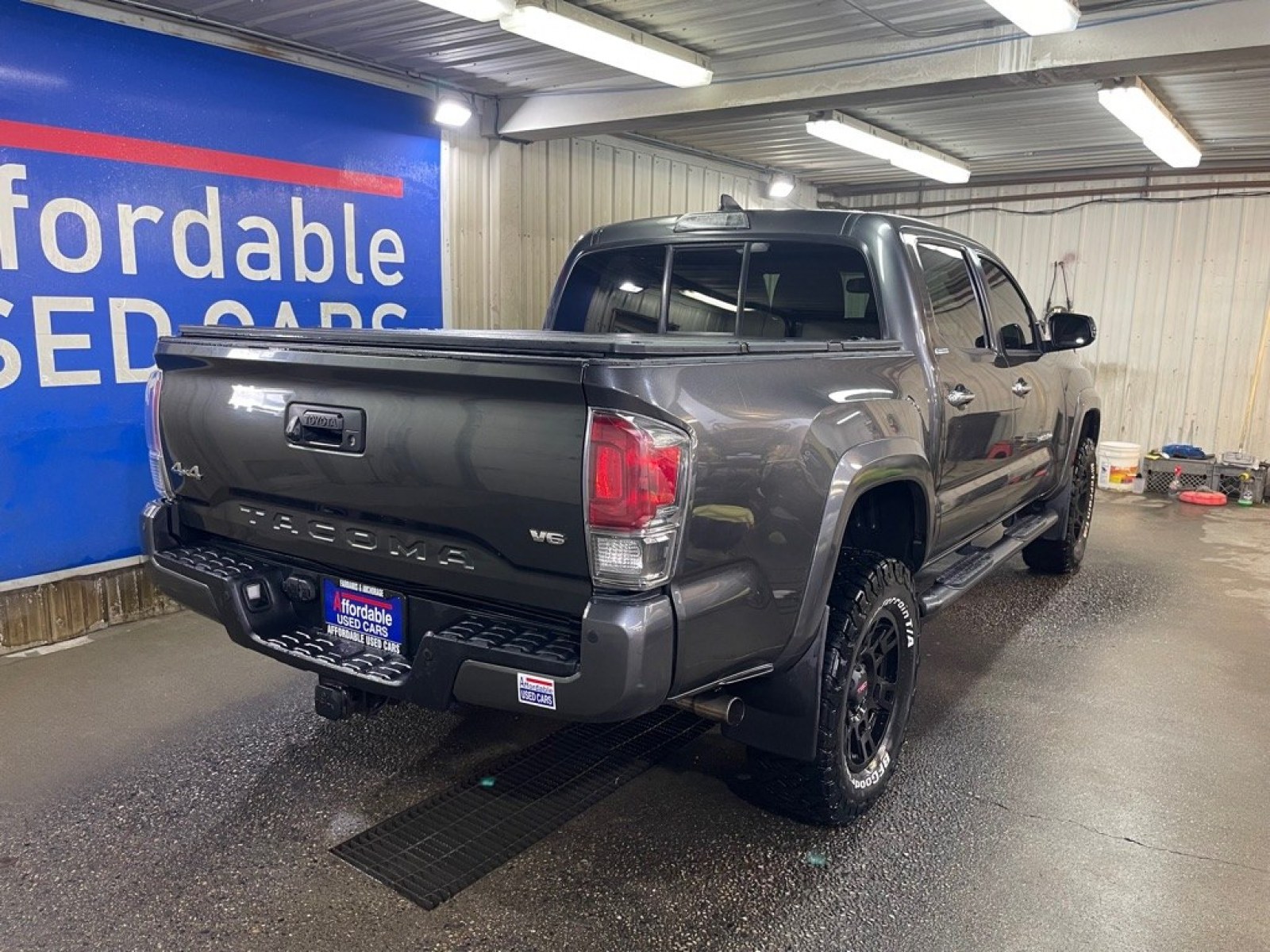 2016 GRAY TOYOTA TACOMA DOUBLE CAB (3TMGZ5AN4GM) with an 3.5L engine, Automatic transmission, located at 2525 S. Cushman, Fairbanks, AK, 99701, (907) 452-5707, 64.824036, -147.712311 - Photo#2