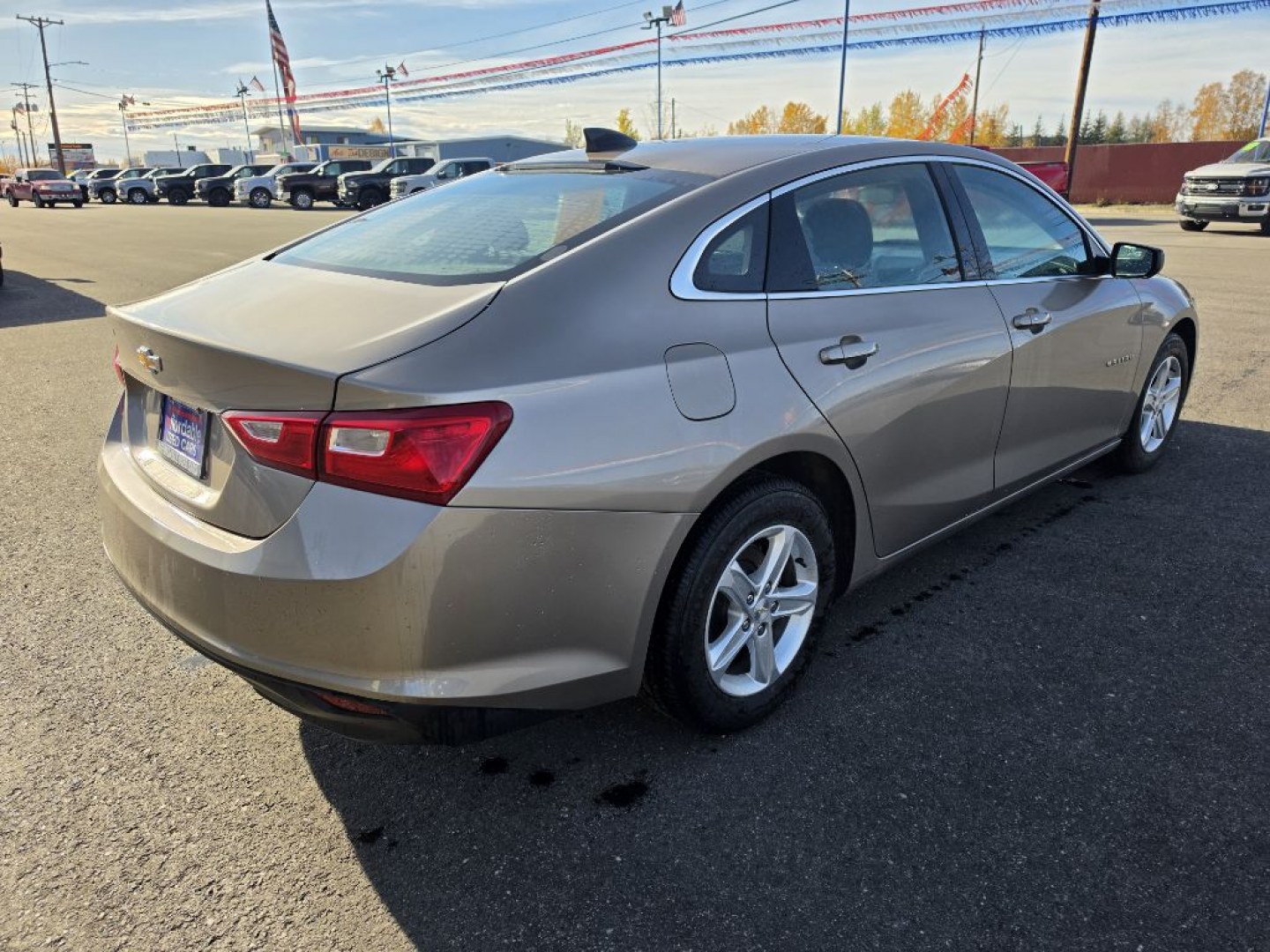 2022 GOLD CHEVROLET MALIBU LS (1G1ZB5ST9NF) with an 1.5L engine, Continuously Variable transmission, located at 2525 S. Cushman, Fairbanks, AK, 99701, (907) 452-5707, 64.824036, -147.712311- Photo#2