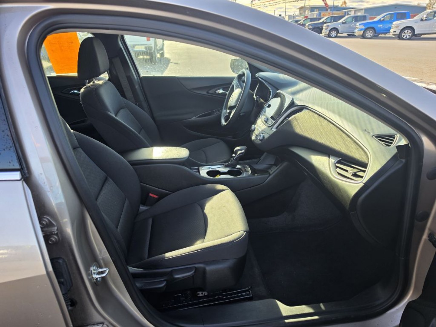 2022 GOLD CHEVROLET MALIBU LS (1G1ZB5ST9NF) with an 1.5L engine, Continuously Variable transmission, located at 2525 S. Cushman, Fairbanks, AK, 99701, (907) 452-5707, 64.824036, -147.712311- Photo#4