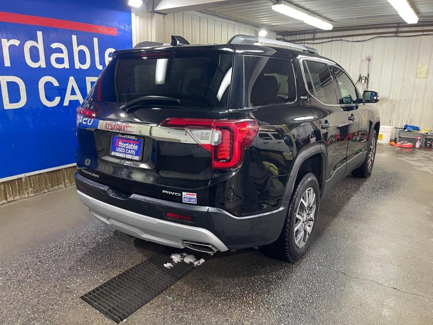 2023 BLACK GMC ACADIA SLE (1GKKNRL45PZ) with an 2.0L engine, Automatic transmission, located at 2525 S. Cushman, Fairbanks, AK, 99701, (907) 452-5707, 64.824036, -147.712311 - Photo#2