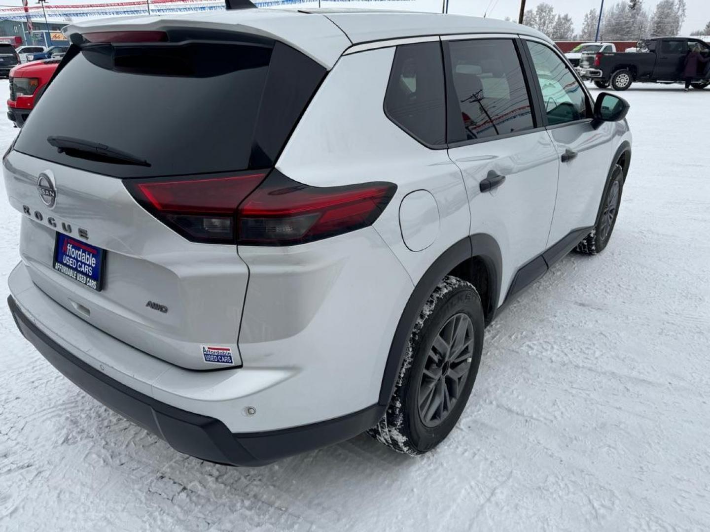 2024 SILVER NISSAN ROGUE S (5N1BT3ABXRC) with an 1.5L engine, Continuously Variable transmission, located at 2525 S. Cushman, Fairbanks, AK, 99701, (907) 452-5707, 64.824036, -147.712311 - Photo#2