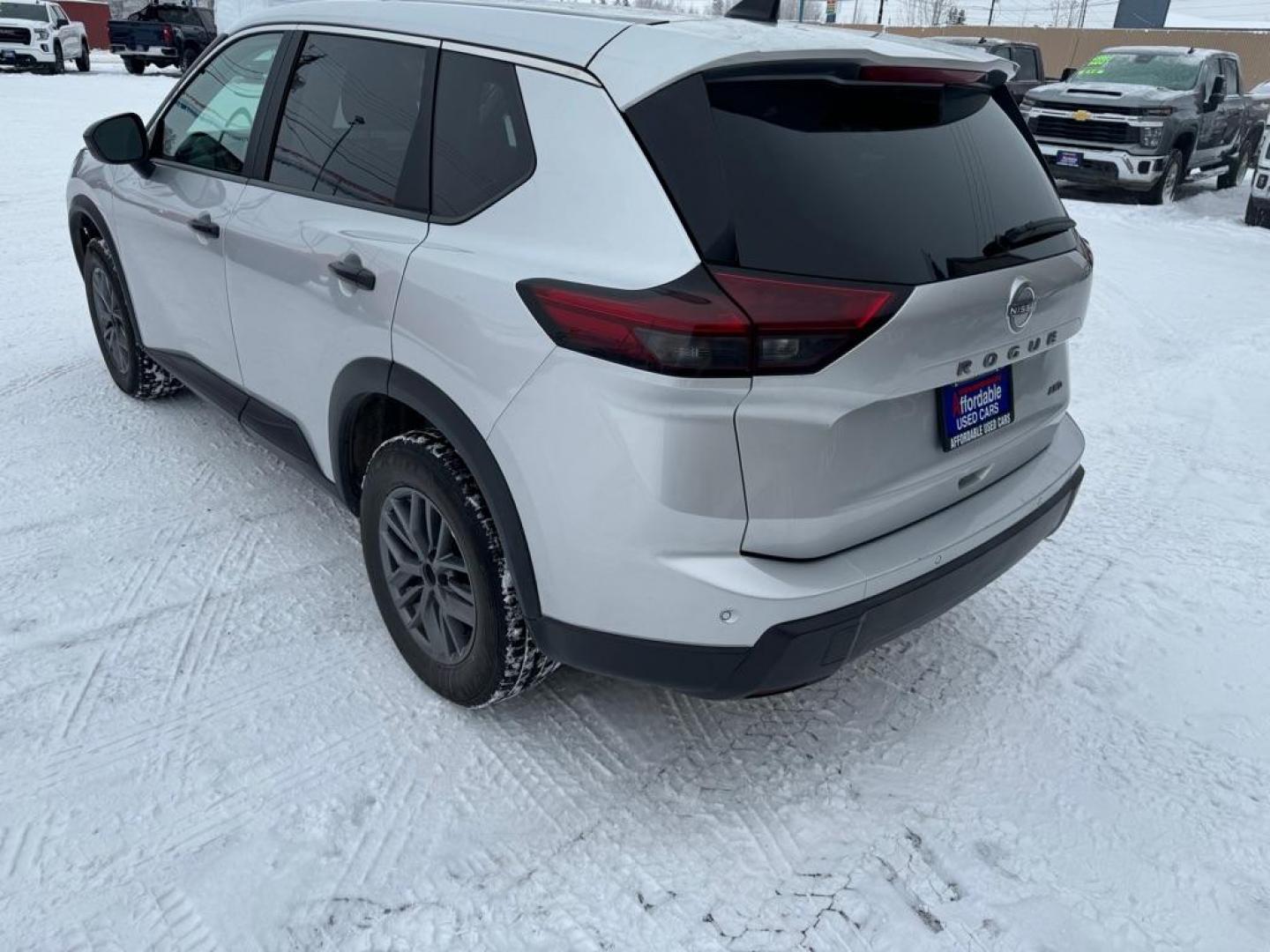 2024 SILVER NISSAN ROGUE S (5N1BT3ABXRC) with an 1.5L engine, Continuously Variable transmission, located at 2525 S. Cushman, Fairbanks, AK, 99701, (907) 452-5707, 64.824036, -147.712311 - Photo#3