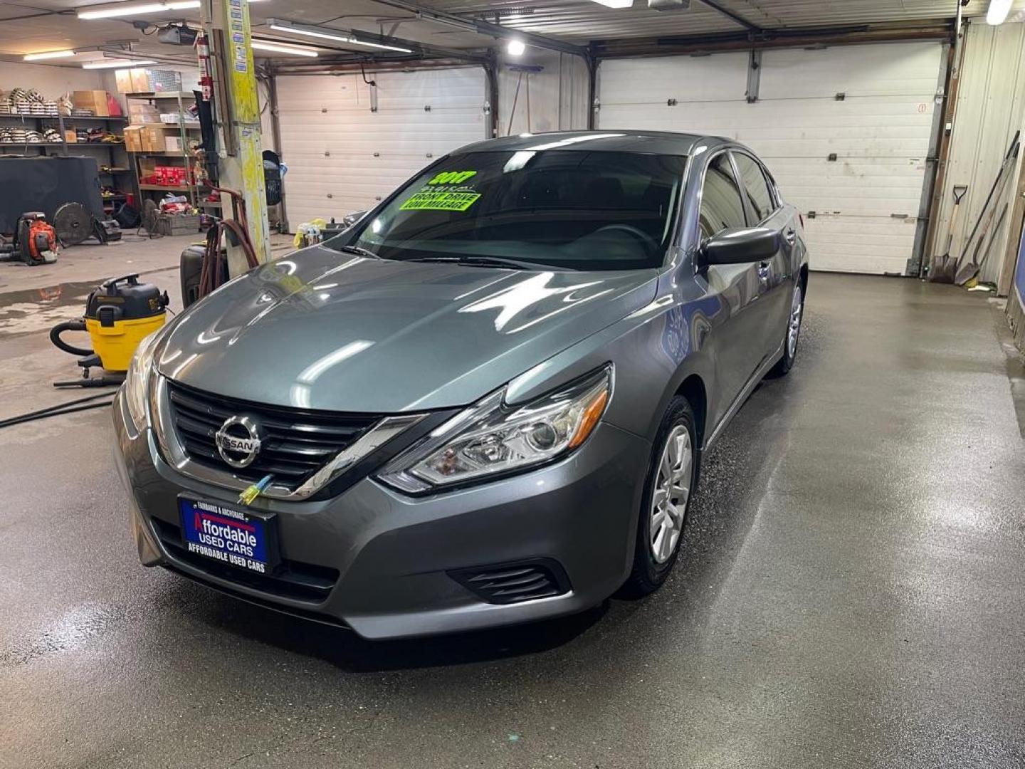 2017 SILVER NISSAN ALTIMA 2.5 (1N4AL3APXHC) with an 2.5L engine, Continuously Variable transmission, located at 2525 S. Cushman, Fairbanks, AK, 99701, (907) 452-5707, 64.824036, -147.712311 - Photo#1