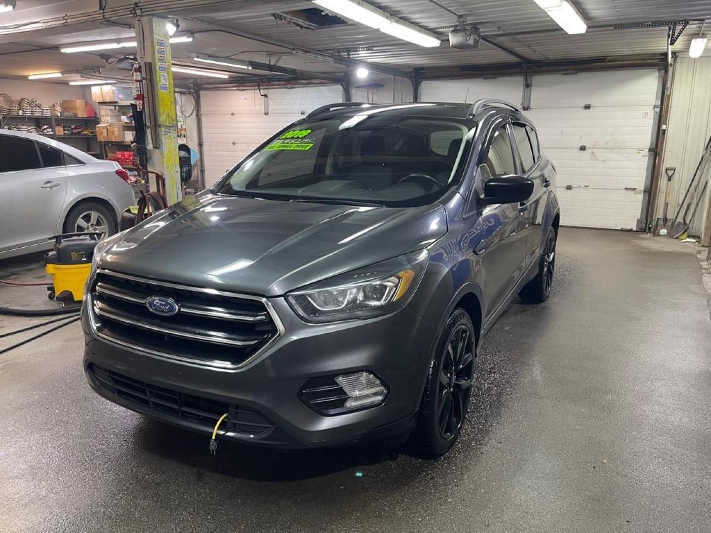 2019 GRAY FORD ESCAPE SE (1FMCU9GD2KU) with an 1.5L engine, Automatic transmission, located at 2525 S. Cushman, Fairbanks, AK, 99701, (907) 452-5707, 64.824036, -147.712311 - Photo#1