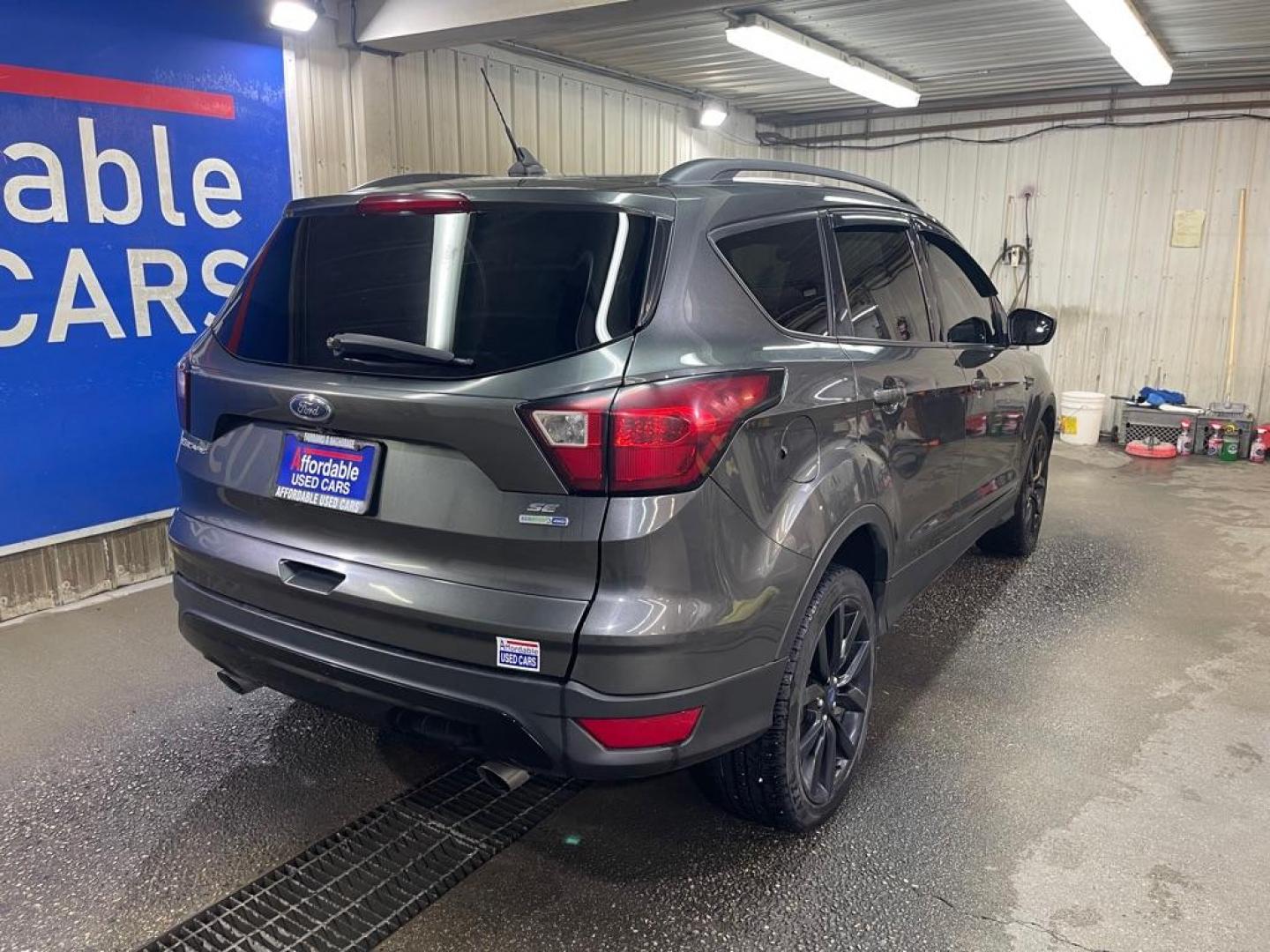 2019 GRAY FORD ESCAPE SE (1FMCU9GD2KU) with an 1.5L engine, Automatic transmission, located at 2525 S. Cushman, Fairbanks, AK, 99701, (907) 452-5707, 64.824036, -147.712311 - Photo#2