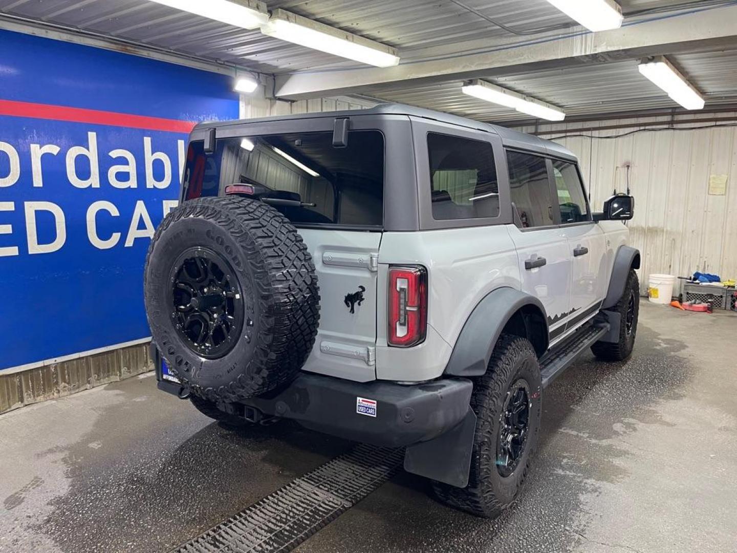 2024 GRAY FORD BRONCO WILDTRAK (1FMEE2BP9RL) with an 2.7L engine, Automatic transmission, located at 2525 S. Cushman, Fairbanks, AK, 99701, (907) 452-5707, 64.824036, -147.712311 - Photo#2