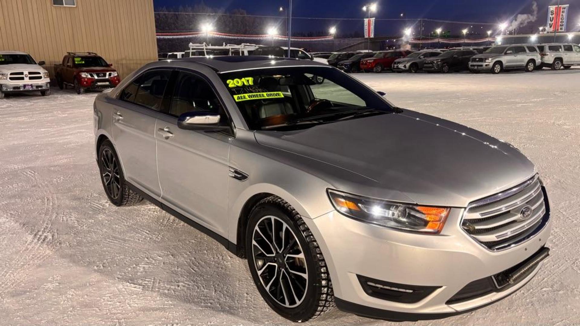 2017 SILVER FORD TAURUS AWD LIMITED (1FAHP2J86HG) with an 3.5L engine, Automatic transmission, located at 2525 S. Cushman, Fairbanks, AK, 99701, (907) 452-5707, 64.824036, -147.712311 - Photo#1
