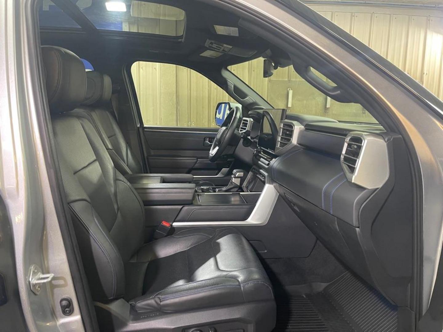 2022 SILVER TOYOTA TUNDRA CREWMAX PLATINUM (5TFNA5ECXNX) with an 3.4L engine, Automatic transmission, located at 2525 S. Cushman, Fairbanks, AK, 99701, (907) 452-5707, 64.824036, -147.712311 - Photo#3