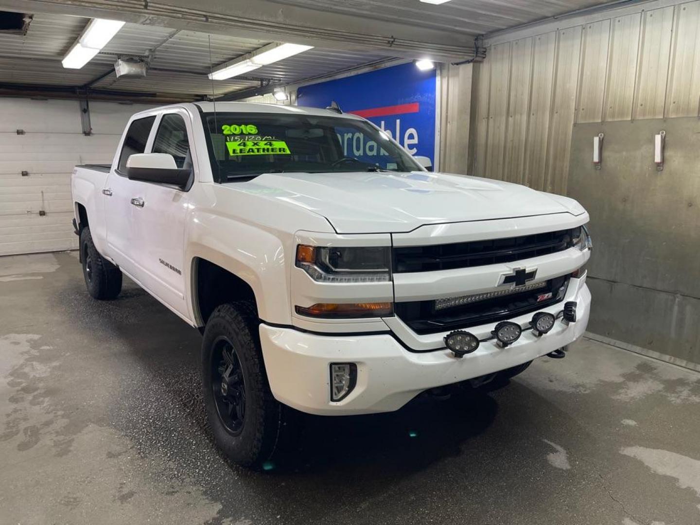 2016 WHITE CHEVROLET SILVERADO 1500 LT (3GCUKREC2GG) with an 5.3L engine, Automatic transmission, located at 2525 S. Cushman, Fairbanks, AK, 99701, (907) 452-5707, 64.824036, -147.712311 - Photo#0