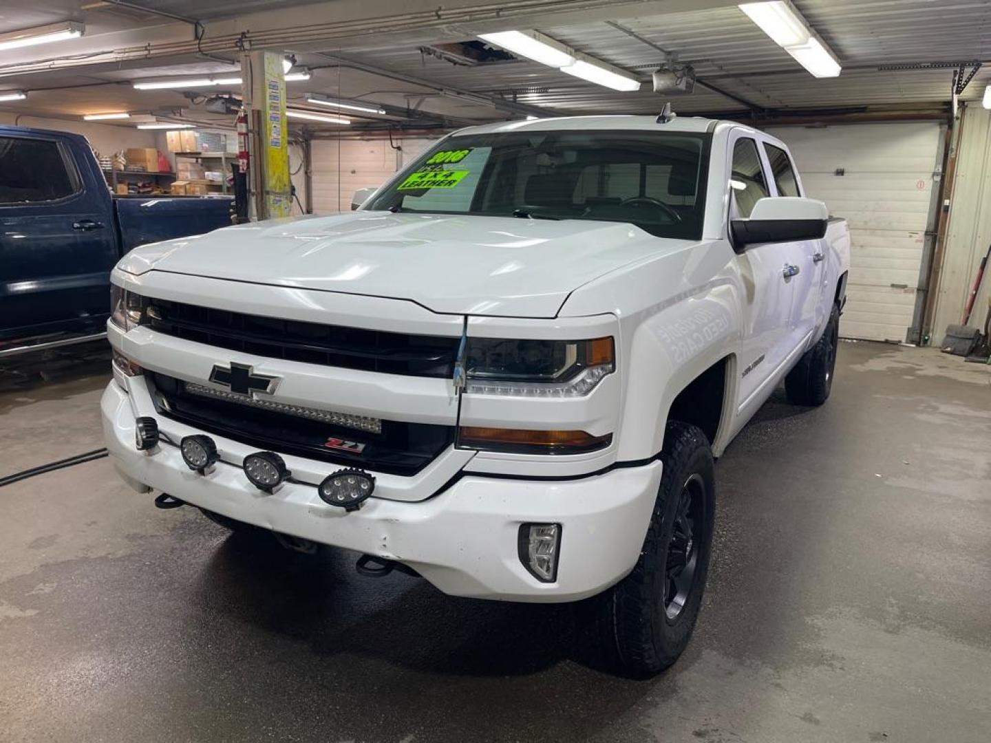 2016 WHITE CHEVROLET SILVERADO 1500 LT (3GCUKREC2GG) with an 5.3L engine, Automatic transmission, located at 2525 S. Cushman, Fairbanks, AK, 99701, (907) 452-5707, 64.824036, -147.712311 - Photo#1