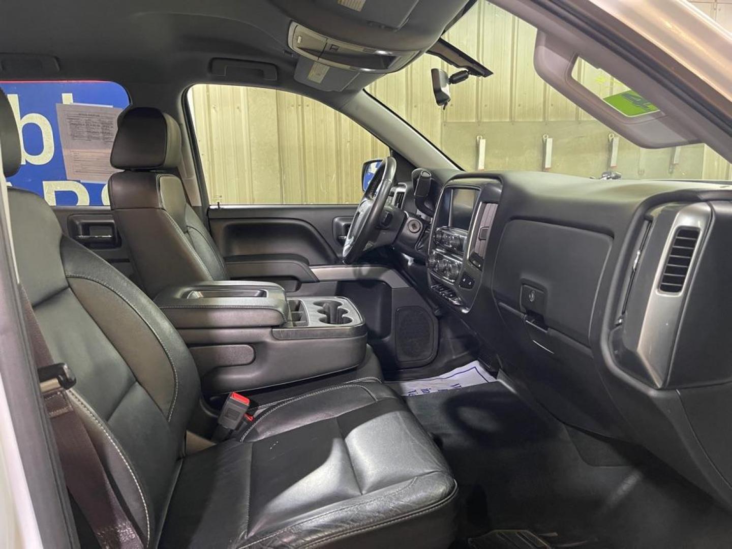 2016 WHITE CHEVROLET SILVERADO 1500 LT (3GCUKREC2GG) with an 5.3L engine, Automatic transmission, located at 2525 S. Cushman, Fairbanks, AK, 99701, (907) 452-5707, 64.824036, -147.712311 - Photo#3