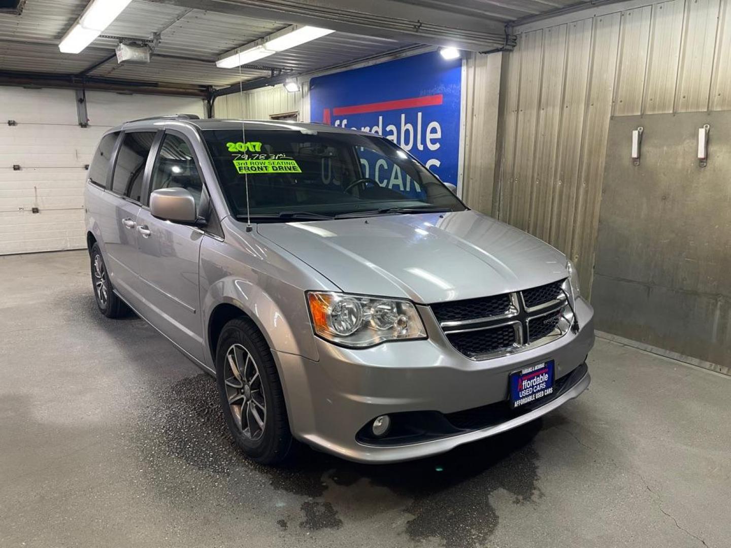 2017 DODGE GRAND CARAVAN SXT (2C4RDGCGXHR) with an 3.6L engine, Automatic transmission, located at 2525 S. Cushman, Fairbanks, AK, 99701, (907) 452-5707, 64.824036, -147.712311 - Photo#0