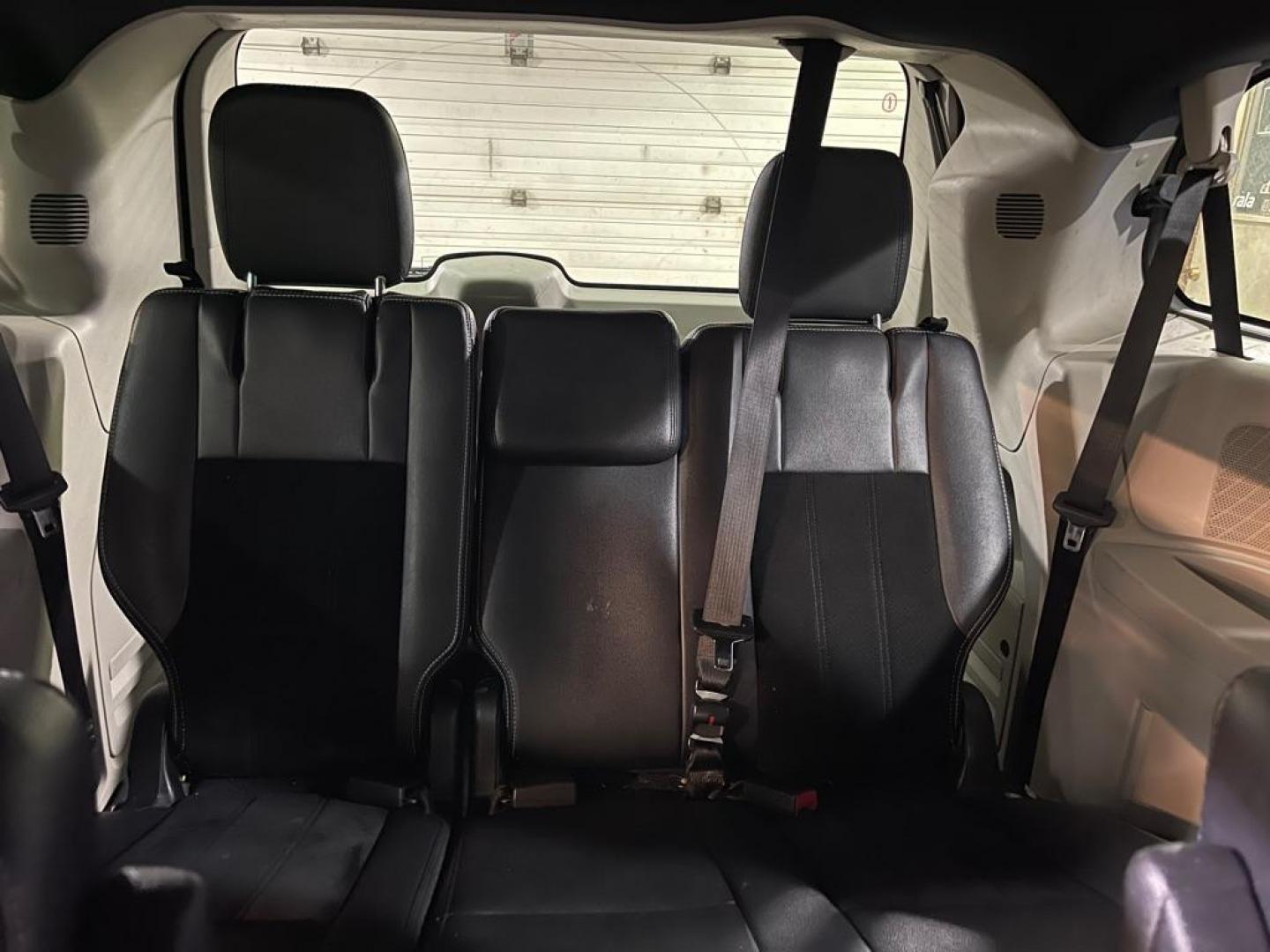 2017 DODGE GRAND CARAVAN SXT (2C4RDGCGXHR) with an 3.6L engine, Automatic transmission, located at 2525 S. Cushman, Fairbanks, AK, 99701, (907) 452-5707, 64.824036, -147.712311 - Photo#5