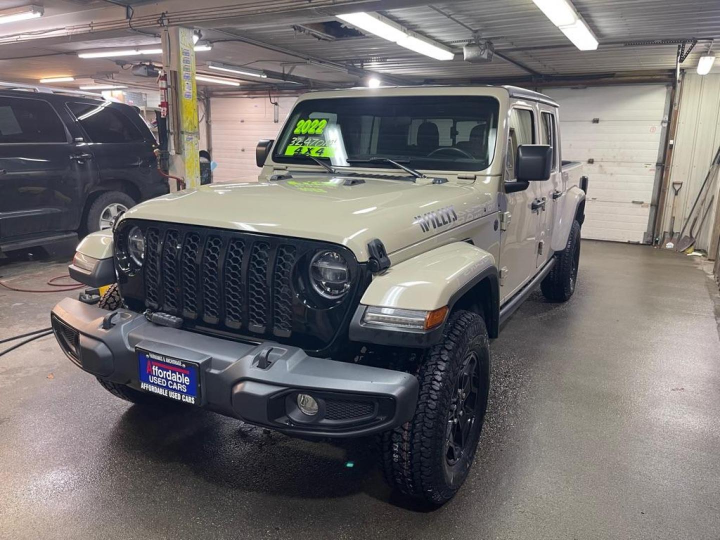 2022 SAND JEEP GLADIATOR SPORT (1C6HJTAG0NL) with an 3.6L engine, Automatic transmission, located at 2525 S. Cushman, Fairbanks, AK, 99701, (907) 452-5707, 64.824036, -147.712311 - Photo#1