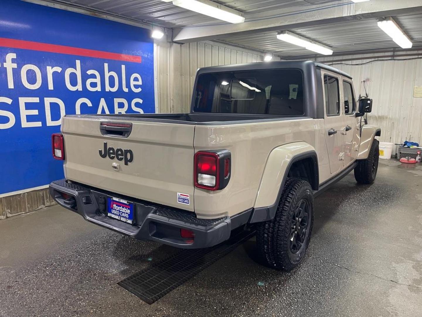 2022 SAND JEEP GLADIATOR SPORT (1C6HJTAG0NL) with an 3.6L engine, Automatic transmission, located at 2525 S. Cushman, Fairbanks, AK, 99701, (907) 452-5707, 64.824036, -147.712311 - Photo#2