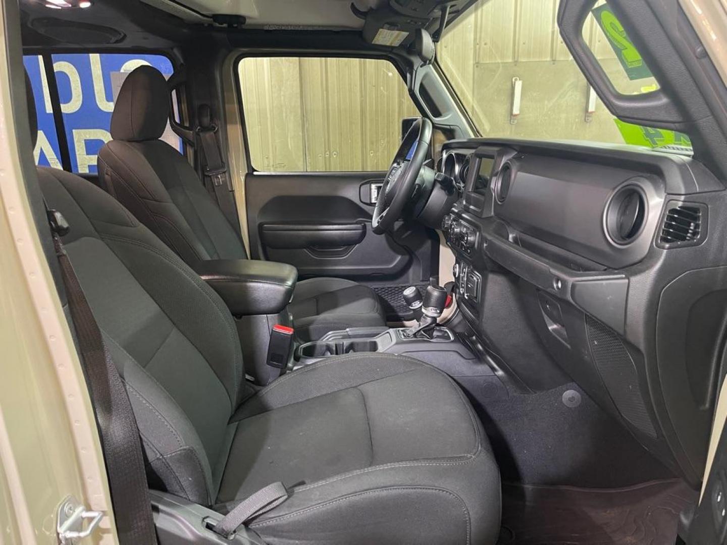 2022 SAND JEEP GLADIATOR SPORT (1C6HJTAG0NL) with an 3.6L engine, Automatic transmission, located at 2525 S. Cushman, Fairbanks, AK, 99701, (907) 452-5707, 64.824036, -147.712311 - Photo#3