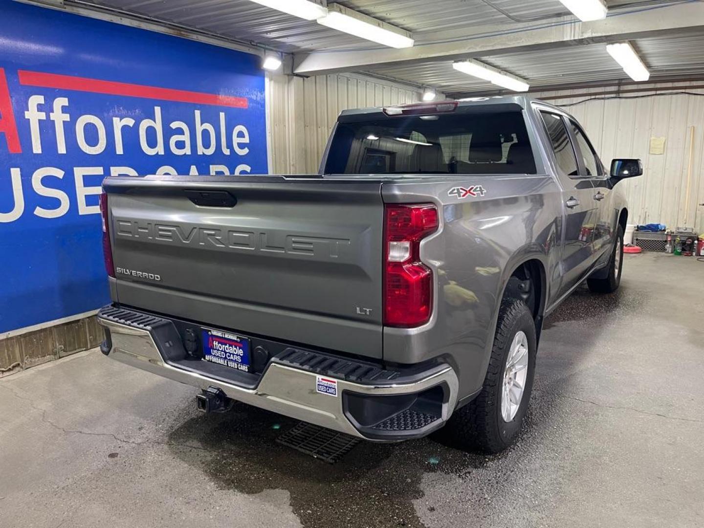 2021 SILVER CHEVROLET SILVERADO 1500 LT (3GCUYDED9MG) with an 5.3L engine, Automatic transmission, located at 2525 S. Cushman, Fairbanks, AK, 99701, (907) 452-5707, 64.824036, -147.712311 - Photo#2