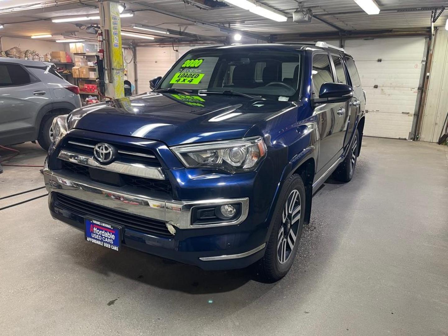 2020 BLUE TOYOTA 4RUNNER SR5/SR5 PREMIUM (JTEBU5JR0L5) with an 4.0L engine, Automatic transmission, located at 2525 S. Cushman, Fairbanks, AK, 99701, (907) 452-5707, 64.824036, -147.712311 - Photo#1