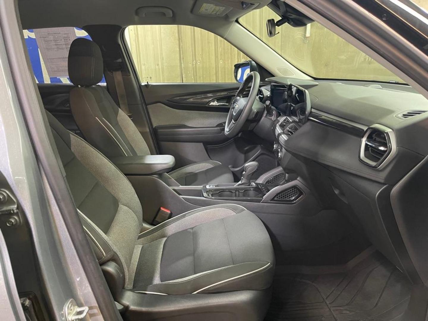 2024 GRAY CHEVROLET TRAILBLAZER LS (KL79MNSL5RB) with an 1.3L engine, Automatic transmission, located at 2525 S. Cushman, Fairbanks, AK, 99701, (907) 452-5707, 64.824036, -147.712311 - Photo#3