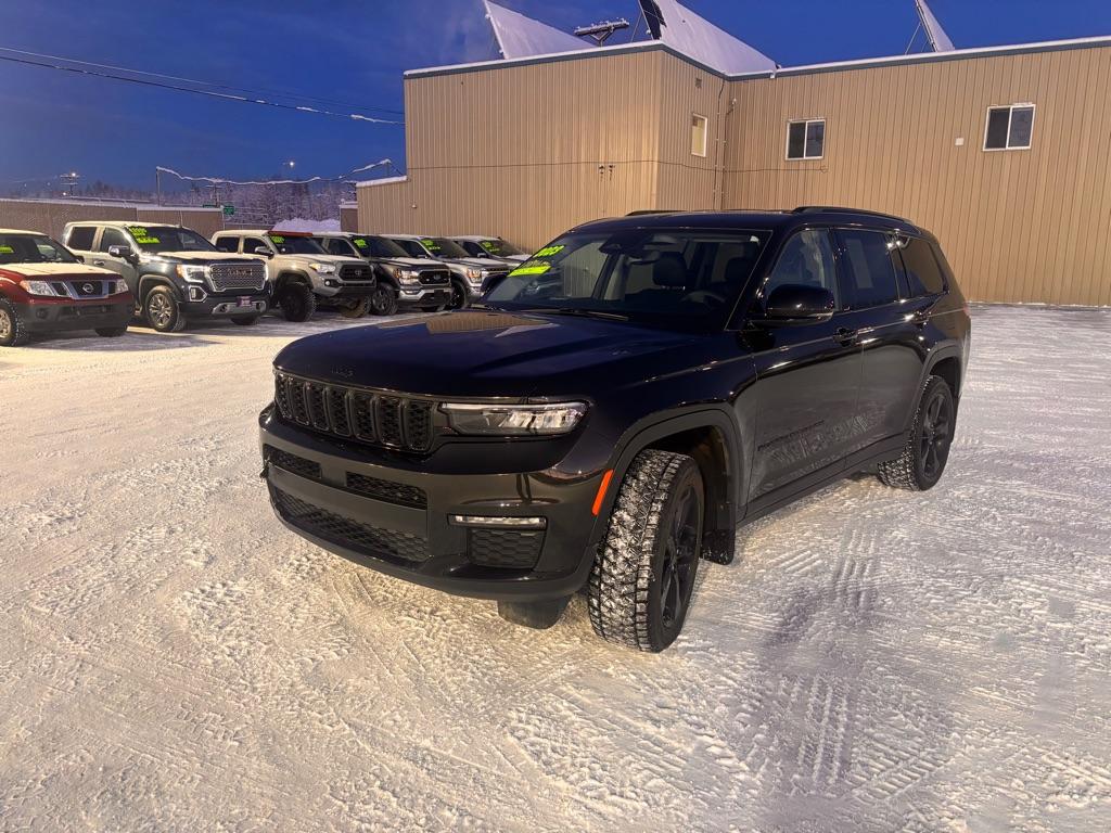photo of 2023 JEEP GRAND CHEROKEE L LIMITED