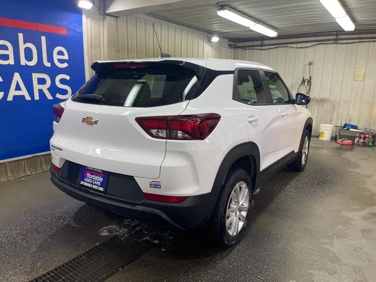 2023 WHITE CHEVROLET TRAILBLAZER LS (KL79MNSL8PB) with an 1.3L engine, Automatic transmission, located at 2525 S. Cushman, Fairbanks, AK, 99701, (907) 452-5707, 64.824036, -147.712311 - Photo#2
