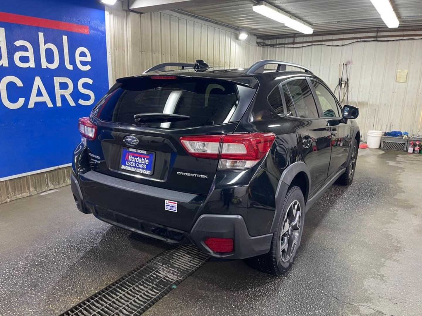 2018 GREY SUBARU CROSSTREK PREMIUM (JF2GTABC8JH) with an 2.0L engine, Automatic transmission, located at 2525 S. Cushman, Fairbanks, AK, 99701, (907) 452-5707, 64.824036, -147.712311 - Photo#2