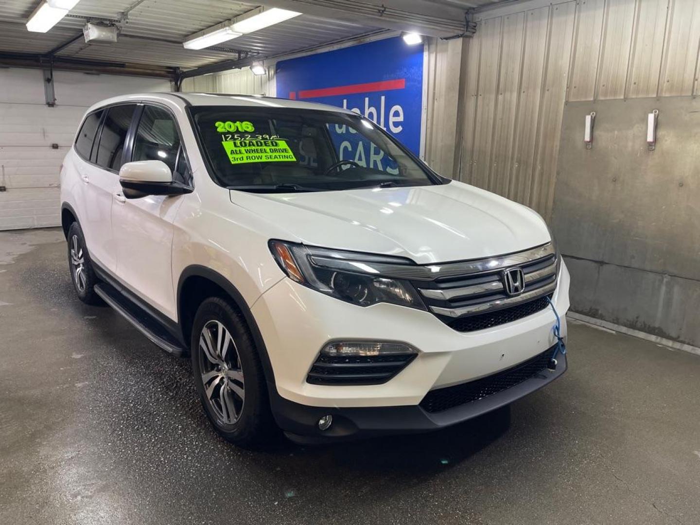2016 WHITE HONDA PILOT EXL (5FNYF6H53GB) with an 3.5L engine, Automatic transmission, located at 2525 S. Cushman, Fairbanks, AK, 99701, (907) 452-5707, 64.824036, -147.712311 - Photo#0