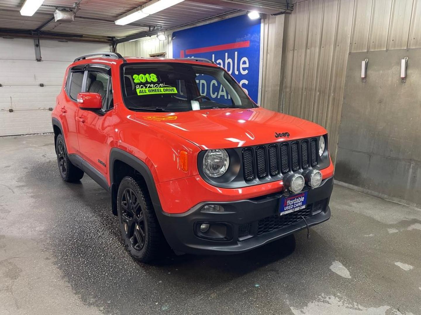 2018 ORANGE JEEP RENEGADE LATITUDE (ZACCJBBBXJP) with an 2.4L engine, Automatic transmission, located at 2525 S. Cushman, Fairbanks, AK, 99701, (907) 452-5707, 64.824036, -147.712311 - Photo#0
