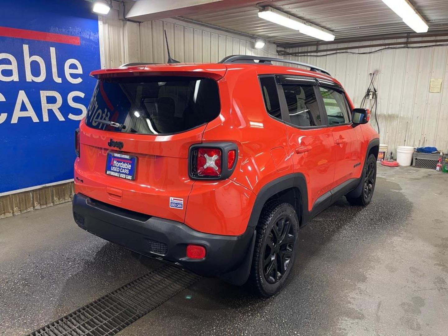 2018 ORANGE JEEP RENEGADE LATITUDE (ZACCJBBBXJP) with an 2.4L engine, Automatic transmission, located at 2525 S. Cushman, Fairbanks, AK, 99701, (907) 452-5707, 64.824036, -147.712311 - Photo#2