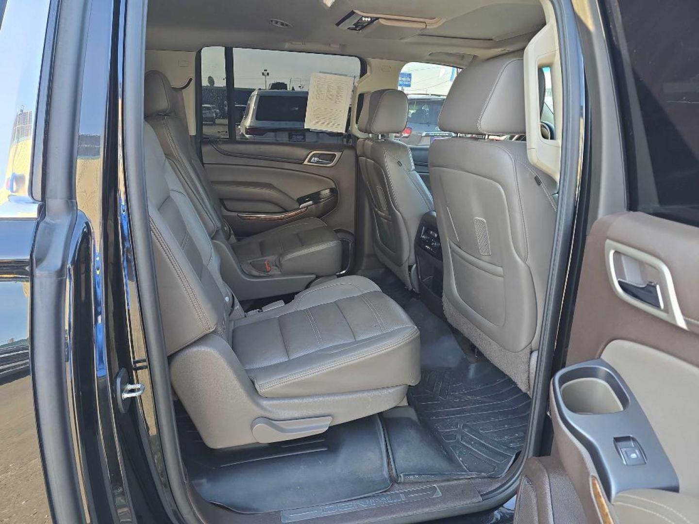 2015 BLACK GMC YUKON XL DENALI (1GKS2JKJXFR) with an 6.2L engine, Automatic transmission, located at 2525 S. Cushman, Fairbanks, AK, 99701, (907) 452-5707, 64.824036, -147.712311 - Photo#1