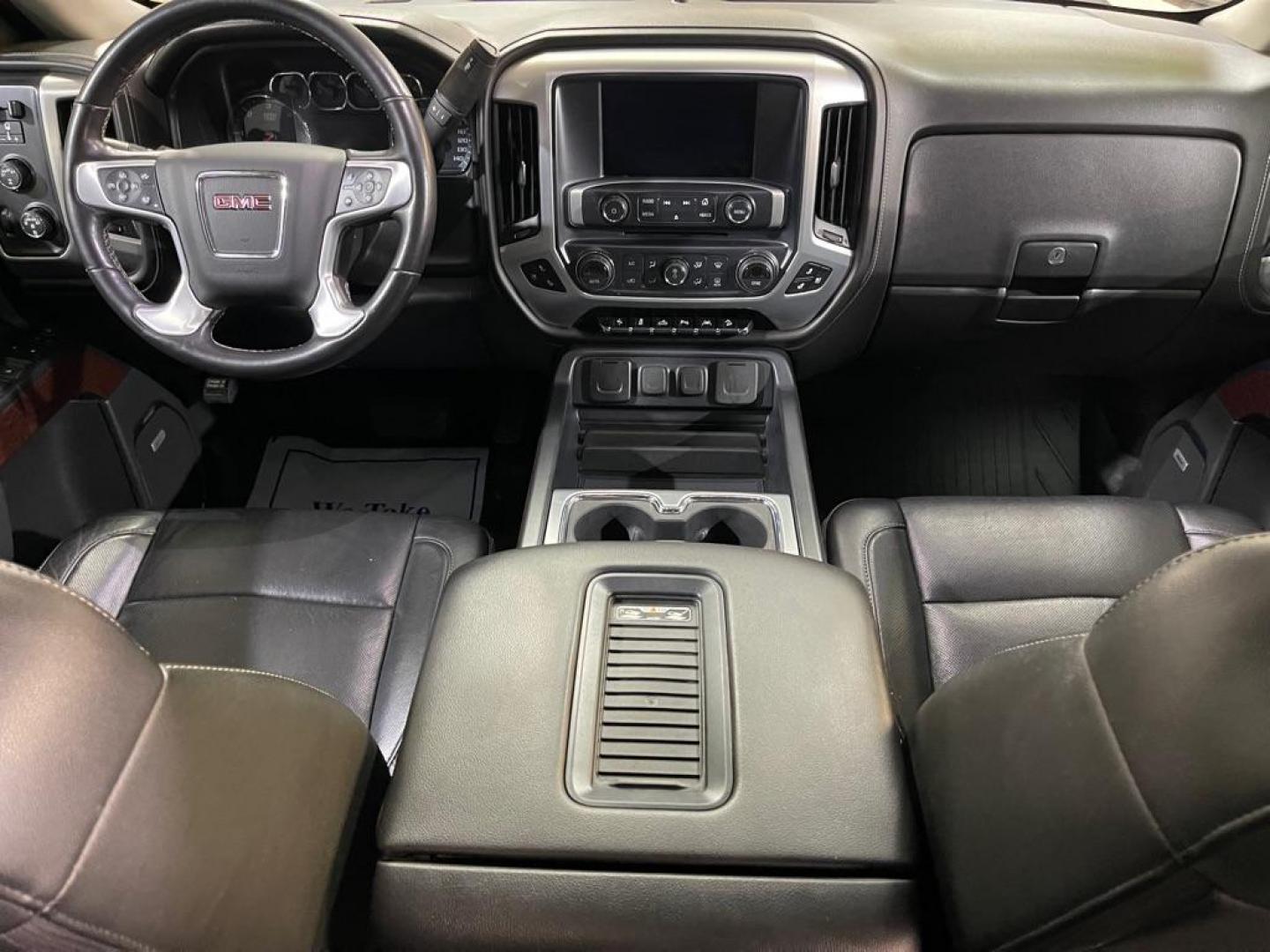 2018 WHITE GMC SIERRA 1500 SLT (3GTU2NEC3JG) with an 5.3L engine, Automatic transmission, located at 2525 S. Cushman, Fairbanks, AK, 99701, (907) 452-5707, 64.824036, -147.712311 - Photo#5