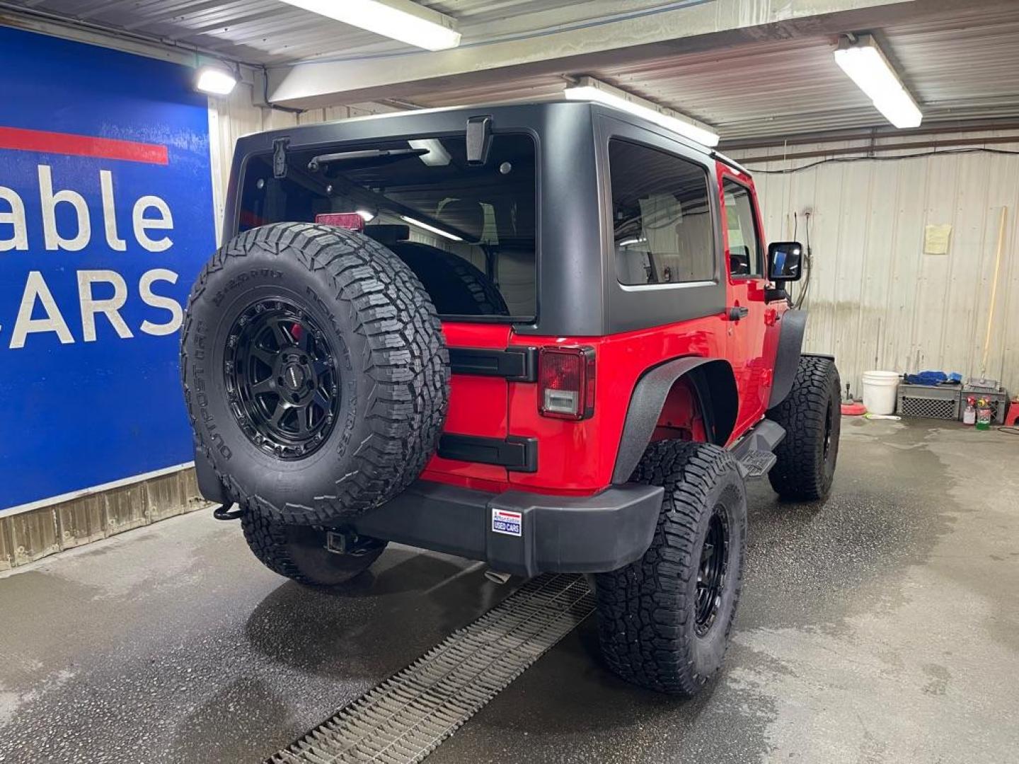 2018 RED JEEP WRANGLER RUBICON (1C4BJWCG5JL) with an 3.6L engine, Automatic transmission, located at 2525 S. Cushman, Fairbanks, AK, 99701, (907) 452-5707, 64.824036, -147.712311 - Photo#2