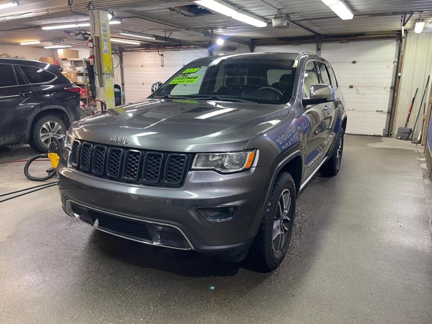 2019 GRAY JEEP GRAND CHEROKEE LIMITED (1C4RJFBG0KC) with an 3.6L engine, Automatic transmission, located at 2525 S. Cushman, Fairbanks, AK, 99701, (907) 452-5707, 64.824036, -147.712311 - Photo#1