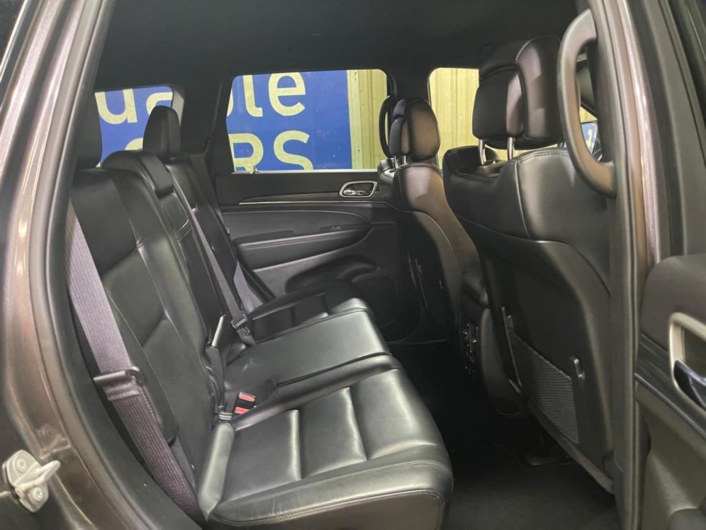 2019 GRAY JEEP GRAND CHEROKEE LIMITED (1C4RJFBG0KC) with an 3.6L engine, Automatic transmission, located at 2525 S. Cushman, Fairbanks, AK, 99701, (907) 452-5707, 64.824036, -147.712311 - Photo#4