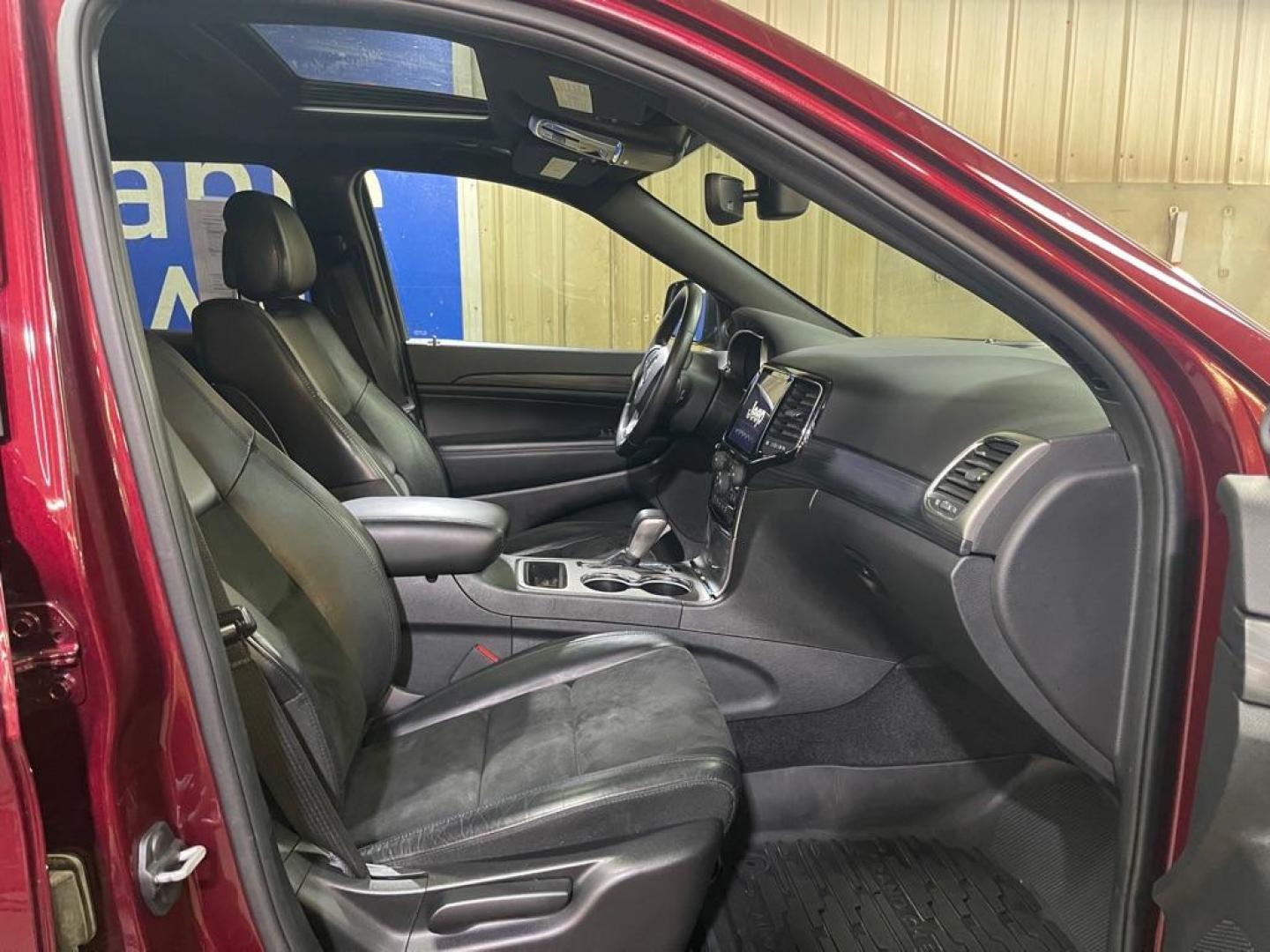 2019 RED JEEP GRAND CHEROKEE LAREDO (1C4RJFAG9KC) with an 3.6L engine, Automatic transmission, located at 2525 S. Cushman, Fairbanks, AK, 99701, (907) 452-5707, 64.824036, -147.712311 - Photo#3