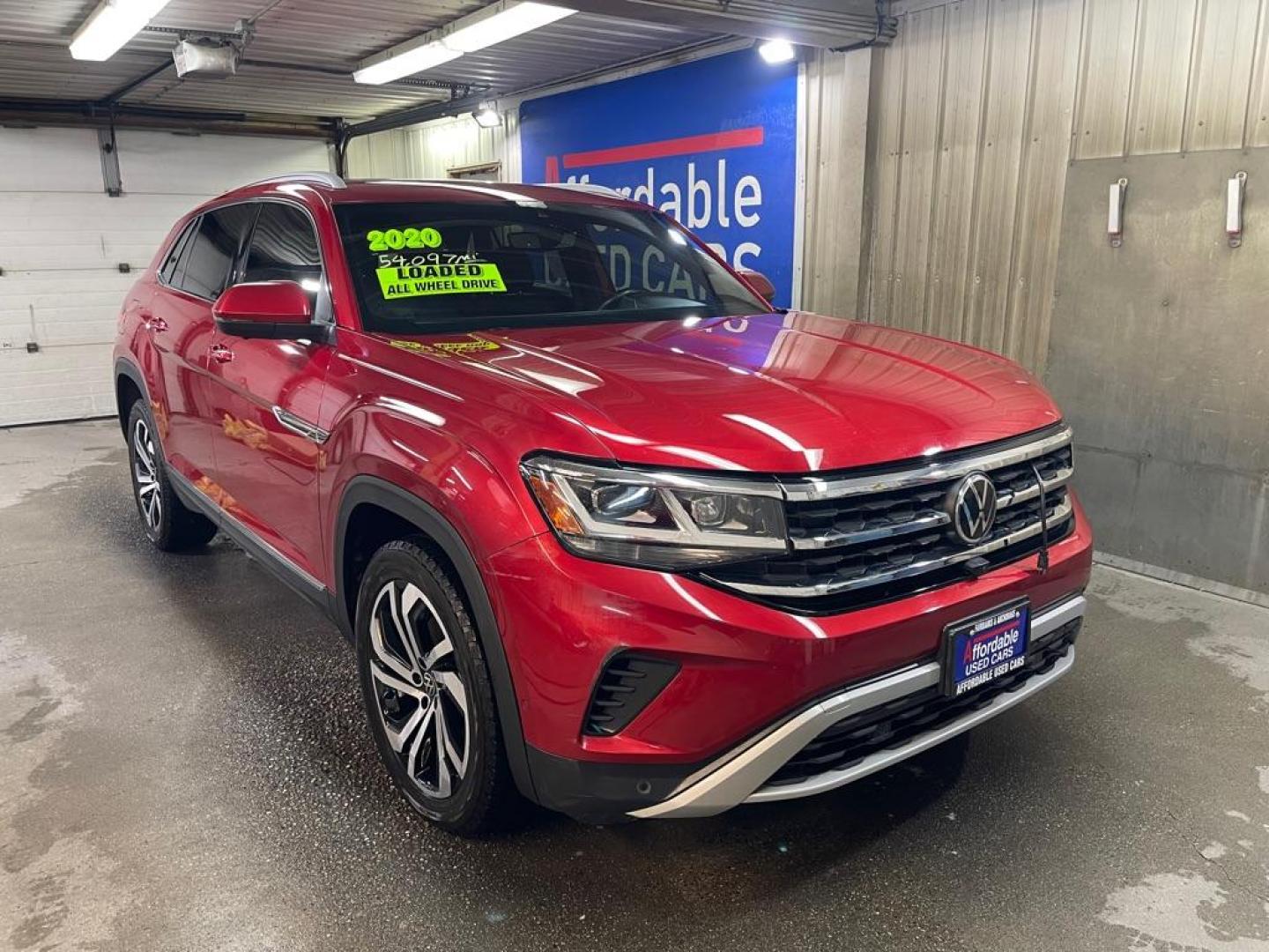 2020 RED VOLKSWAGEN ATLAS CROSS SPO SEL PREMIUM (1V2NE2CA2LC) with an 3.6L engine, Automatic transmission, located at 2525 S. Cushman, Fairbanks, AK, 99701, (907) 452-5707, 64.824036, -147.712311 - Photo#0