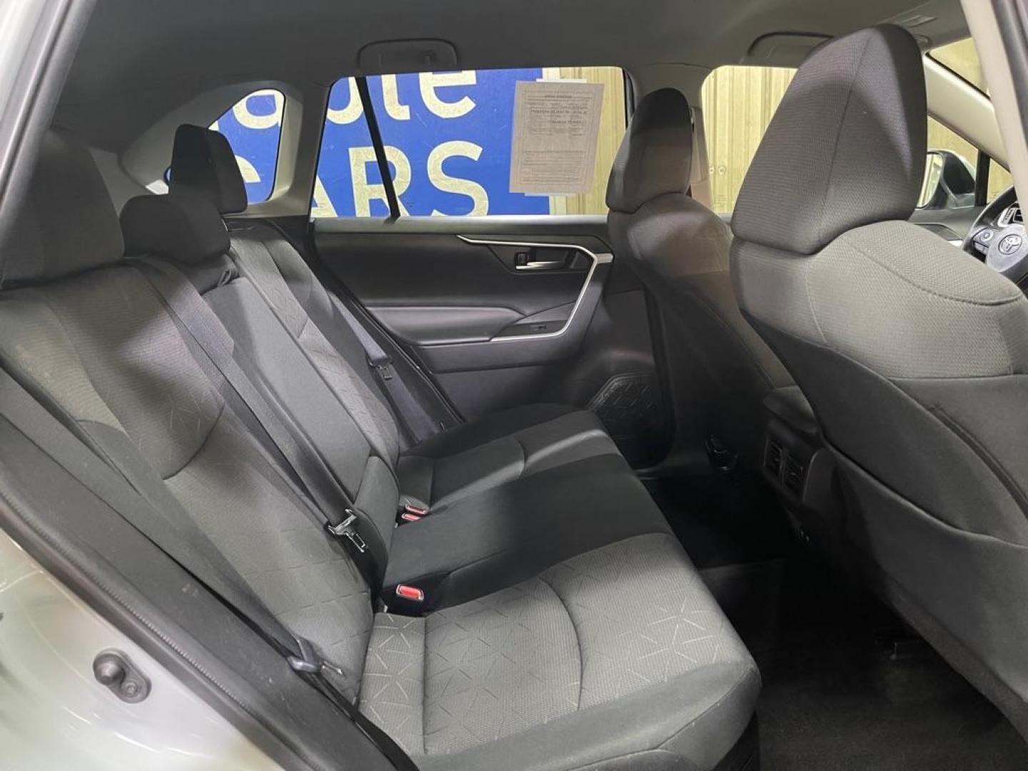 2021 GREEN TOYOTA RAV4 XLE XLE (2T3RWRFVXMW) with an 2.5L engine, Automatic transmission, located at 2525 S. Cushman, Fairbanks, AK, 99701, (907) 452-5707, 64.824036, -147.712311 - Photo#4