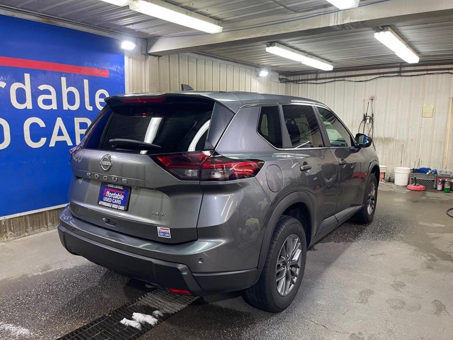 2024 GRAY NISSAN ROGUE S (5N1BT3AB8RC) with an 1.5L engine, Continuously Variable transmission, located at 2525 S. Cushman, Fairbanks, AK, 99701, (907) 452-5707, 64.824036, -147.712311 - Photo#2