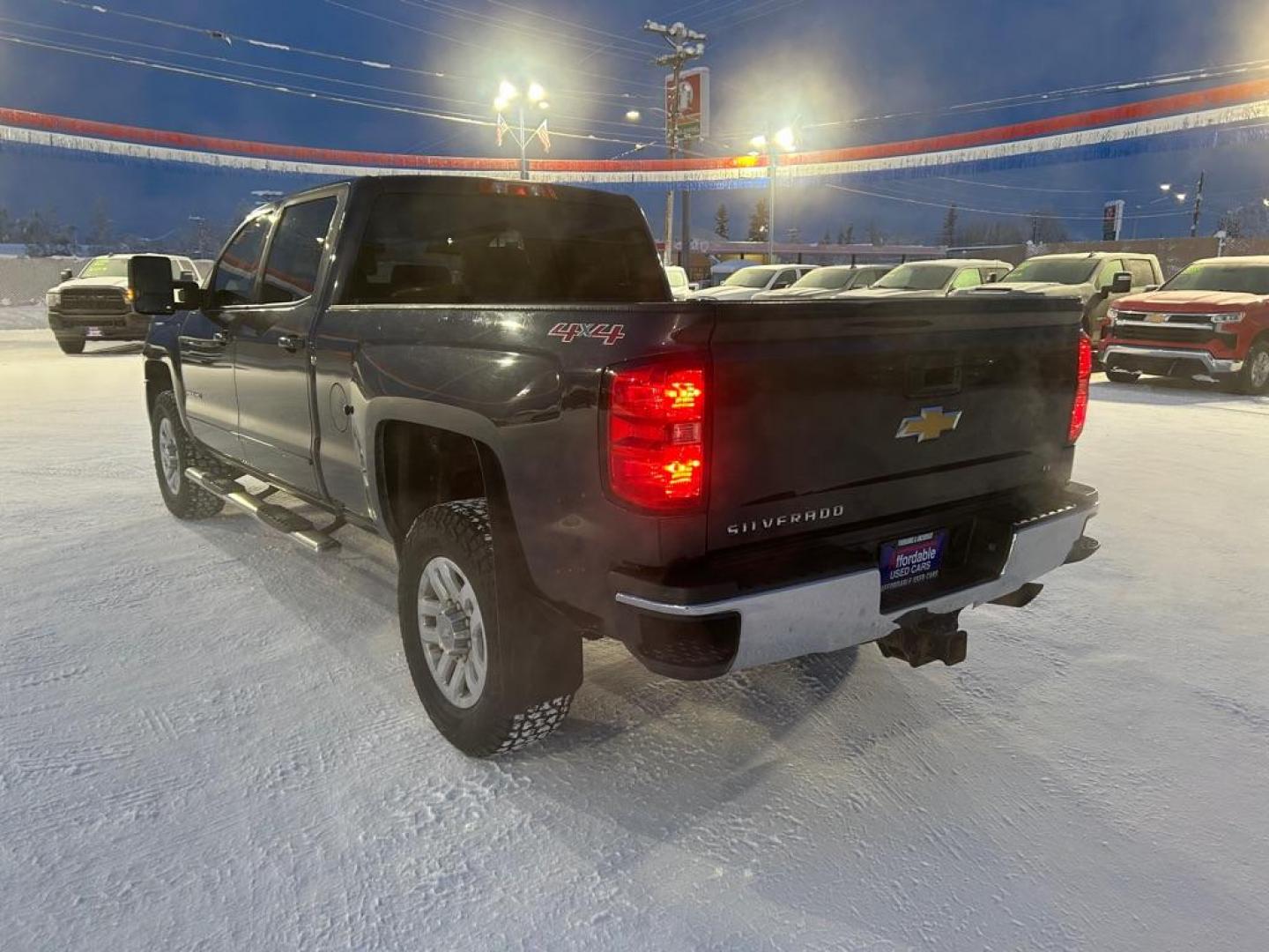 2015 BLUE CHEVROLET SILVERADO 2500 HEAVY DUTY LT (1GC1KVEG7FF) with an 6.0L engine, Automatic transmission, located at 2525 S. Cushman, Fairbanks, AK, 99701, (907) 452-5707, 64.824036, -147.712311 - Photo#3