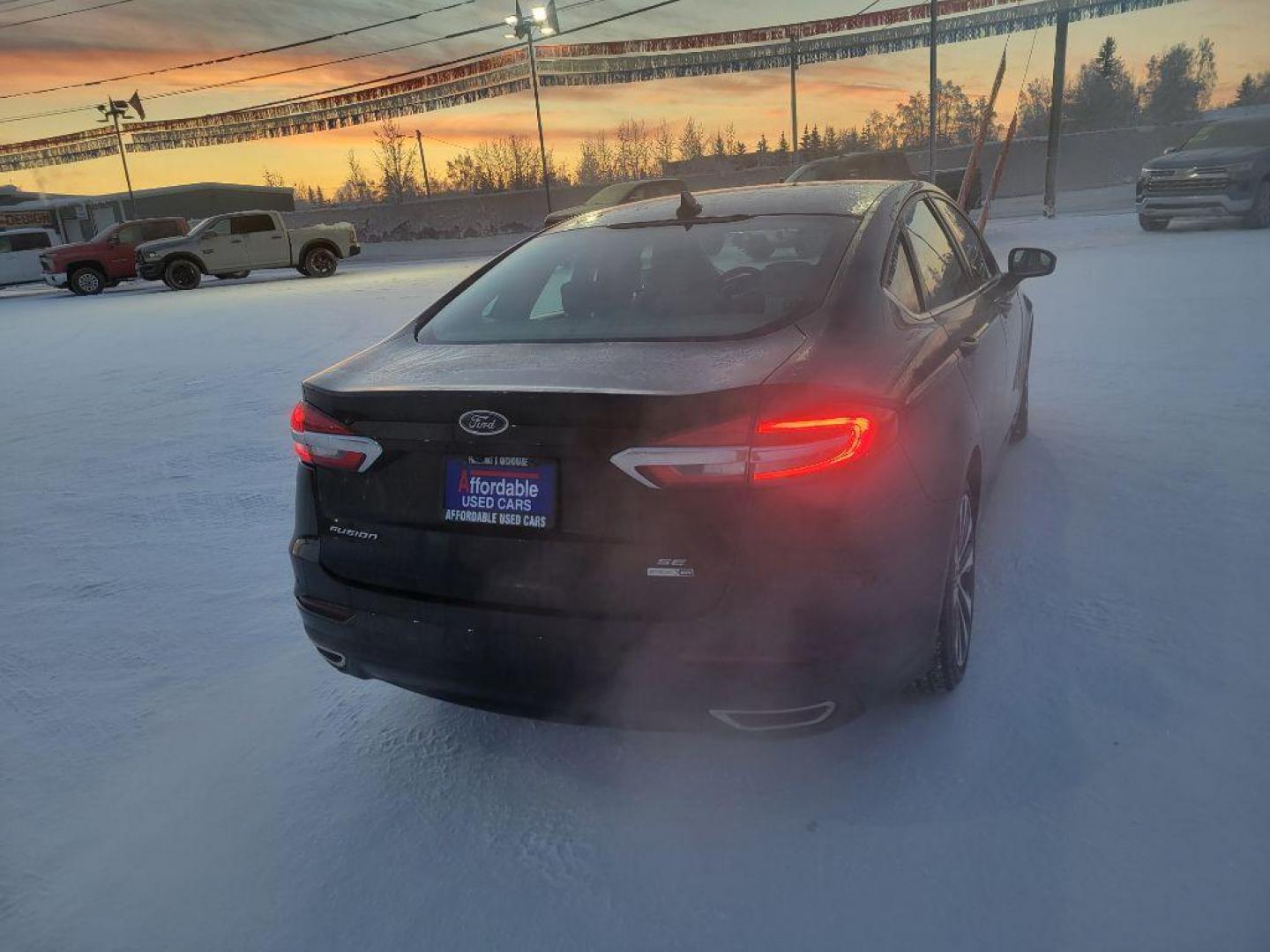 2019 BLACK FORD FUSION SE (3FA6P0T96KR) with an 2.0L engine, Automatic transmission, located at 2525 S. Cushman, Fairbanks, AK, 99701, (907) 452-5707, 64.824036, -147.712311 - Photo#3
