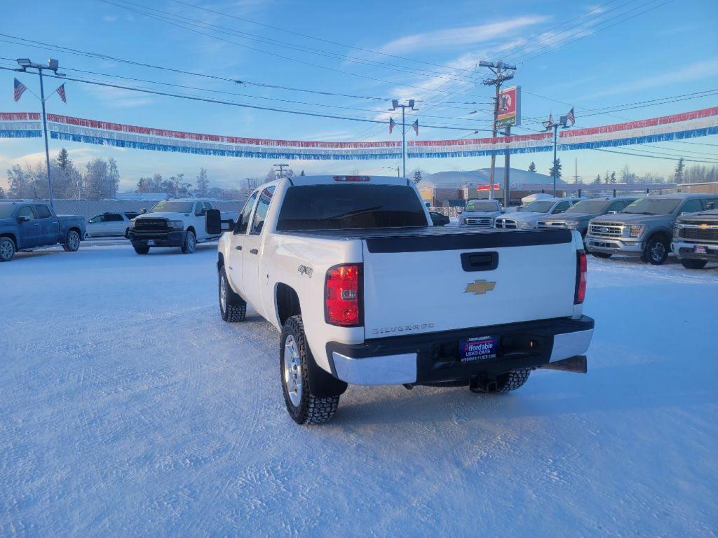2013 WHITE CHEVROLET SILVERADO 2500 HEAVY DUTY (1GC1KVC84DF) with an 6.6L engine, Automatic transmission, located at 2525 S. Cushman, Fairbanks, AK, 99701, (907) 452-5707, 64.824036, -147.712311 - Photo#3
