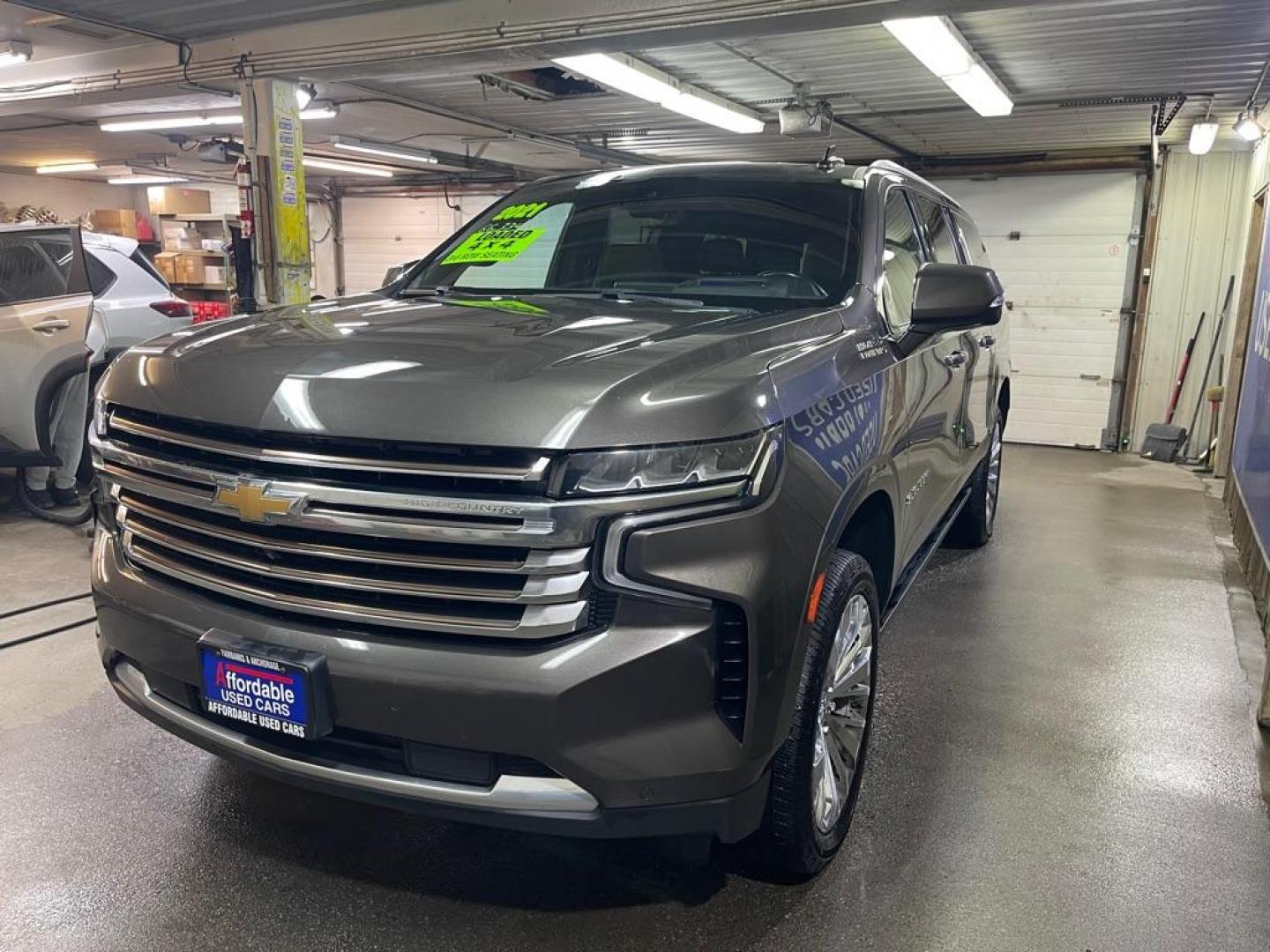 2021 BROWN CHEVROLET SUBURBAN 1500 HIGH COUNTRY (1GNSKGKL6MR) with an 6.2L engine, Automatic transmission, located at 2525 S. Cushman, Fairbanks, AK, 99701, (907) 452-5707, 64.824036, -147.712311 - Photo#1