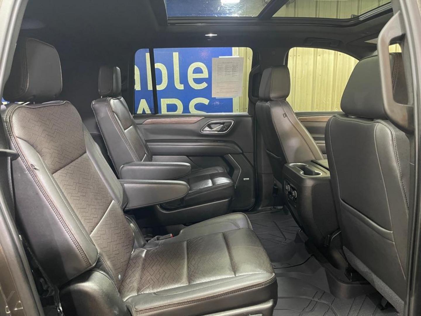 2021 BROWN CHEVROLET SUBURBAN 1500 HIGH COUNTRY (1GNSKGKL6MR) with an 6.2L engine, Automatic transmission, located at 2525 S. Cushman, Fairbanks, AK, 99701, (907) 452-5707, 64.824036, -147.712311 - Photo#4