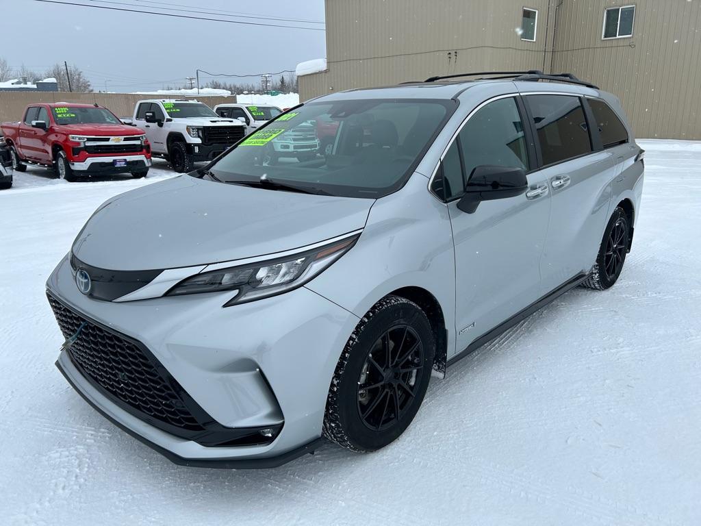 photo of 2021 TOYOTA SIENNA XSE