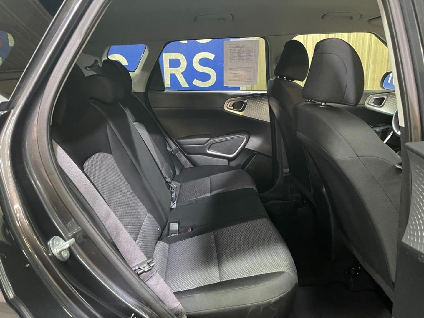 2023 GRAY KIA SOUL LX (KNDJ23AU6P7) with an 2.0L engine, Continuously Variable transmission, located at 2525 S. Cushman, Fairbanks, AK, 99701, (907) 452-5707, 64.824036, -147.712311 - Photo#4