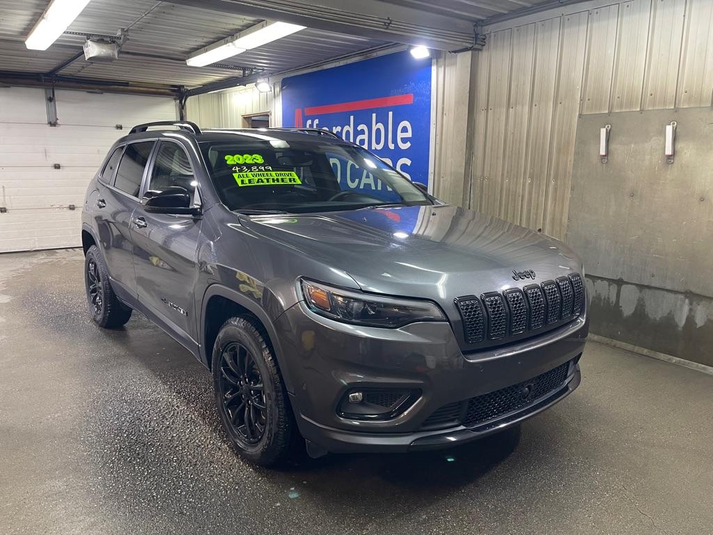 photo of 2023 JEEP CHEROKEE ALTITUDE LUX