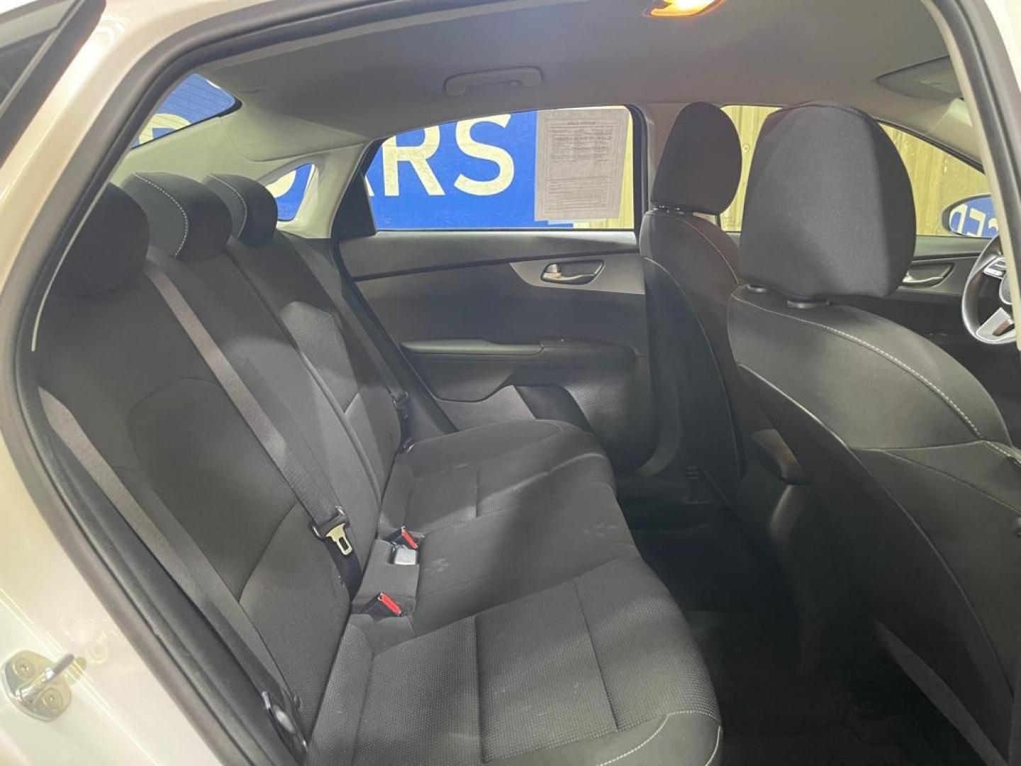 2021 WHITE KIA FORTE FE (3KPF24AD9ME) with an 2.0L engine, Continuously Variable transmission, located at 2525 S. Cushman, Fairbanks, AK, 99701, (907) 452-5707, 64.824036, -147.712311 - Photo#4