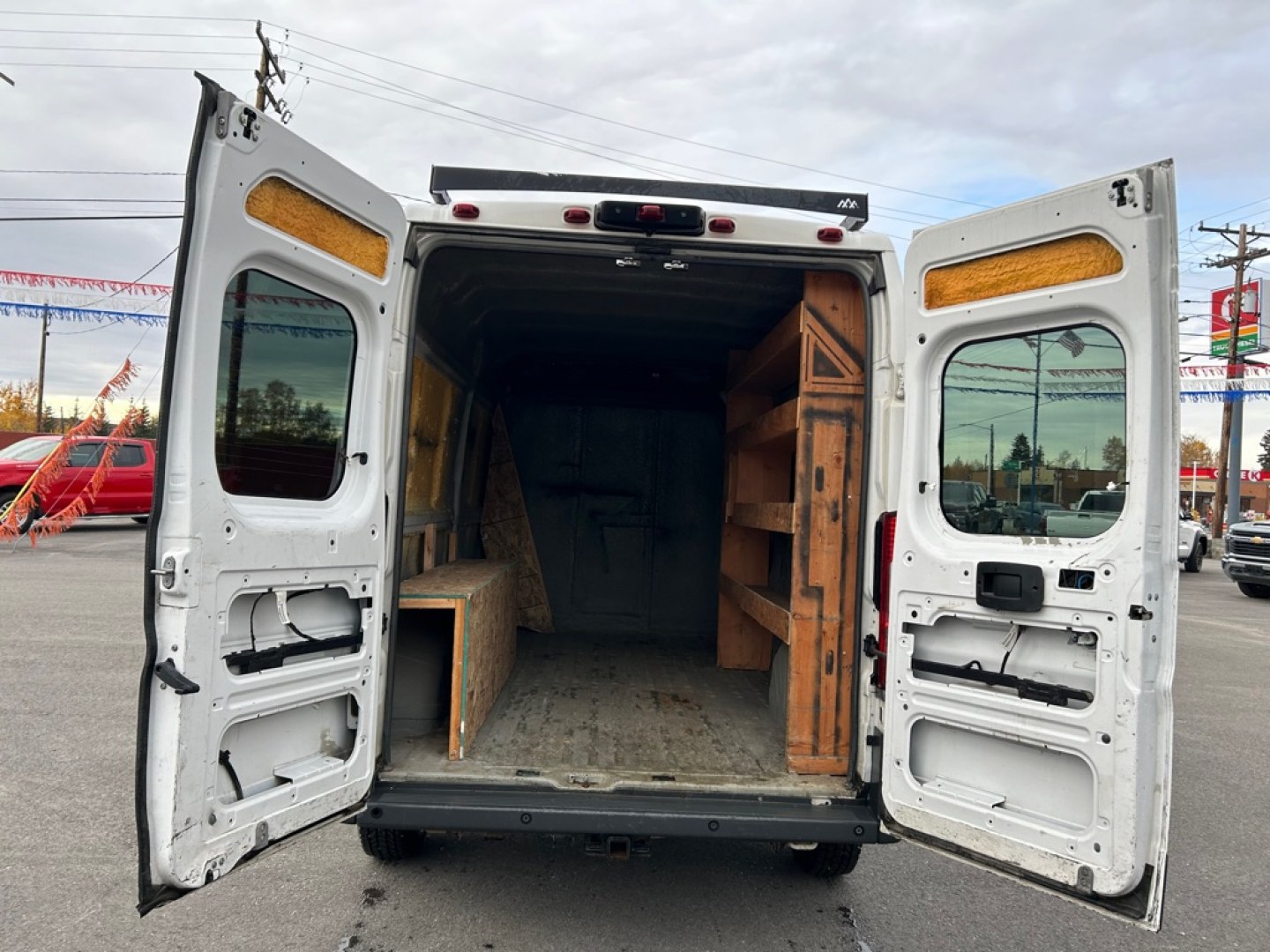 2015 WHITE RAM PROMASTER 2500 2500 HIGH (3C6TRVDG7FE) with an 3.6L engine, Automatic transmission, located at 2525 S. Cushman, Fairbanks, AK, 99701, (907) 452-5707, 64.824036, -147.712311- Photo#4