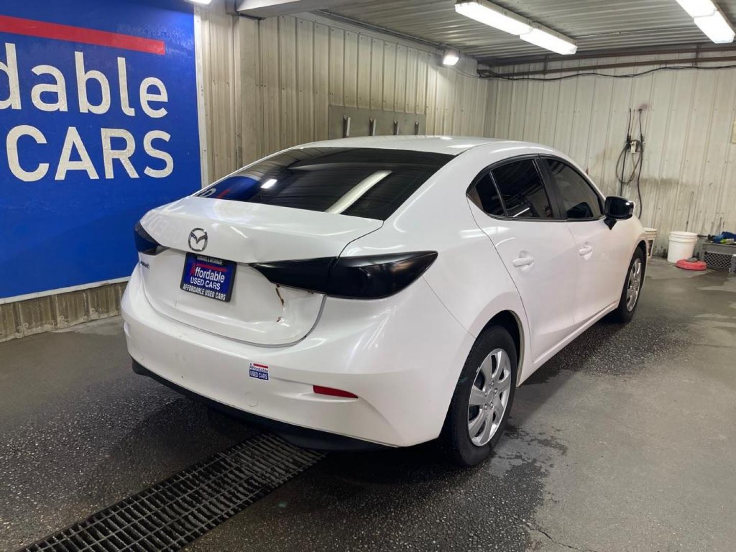 2016 WHITE MAZDA 3 SPORT (JM1BM1U78G1) with an 2.0L engine, Automatic transmission, located at 2525 S. Cushman, Fairbanks, AK, 99701, (907) 452-5707, 64.824036, -147.712311 - Photo#2
